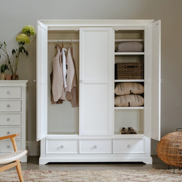 Gainsborough-Triple-Wardrobe-in-White