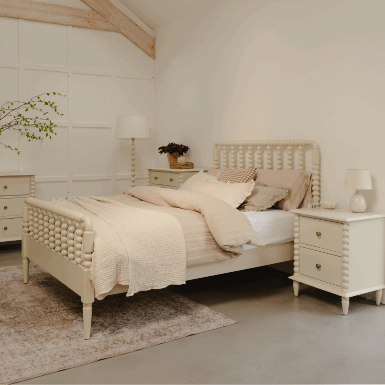 Cromwell Bed in Linen